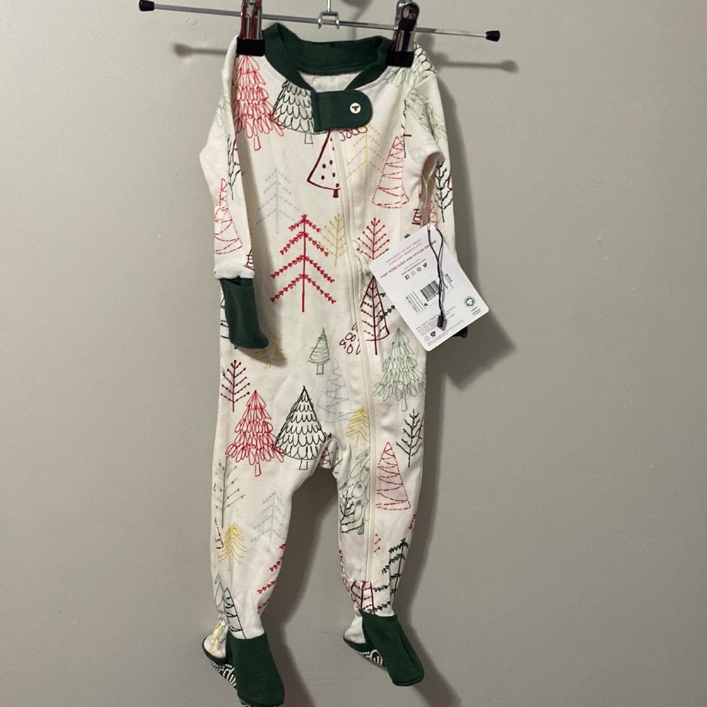 NWT!‎ Burt’s Bees Holiday Christmas Onesie